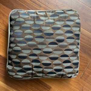 [Ashley Furniture] Accent Pillow #1